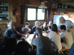 Association &raquo; 2014_08_13_la_rochette_chapelle_travaux_repas